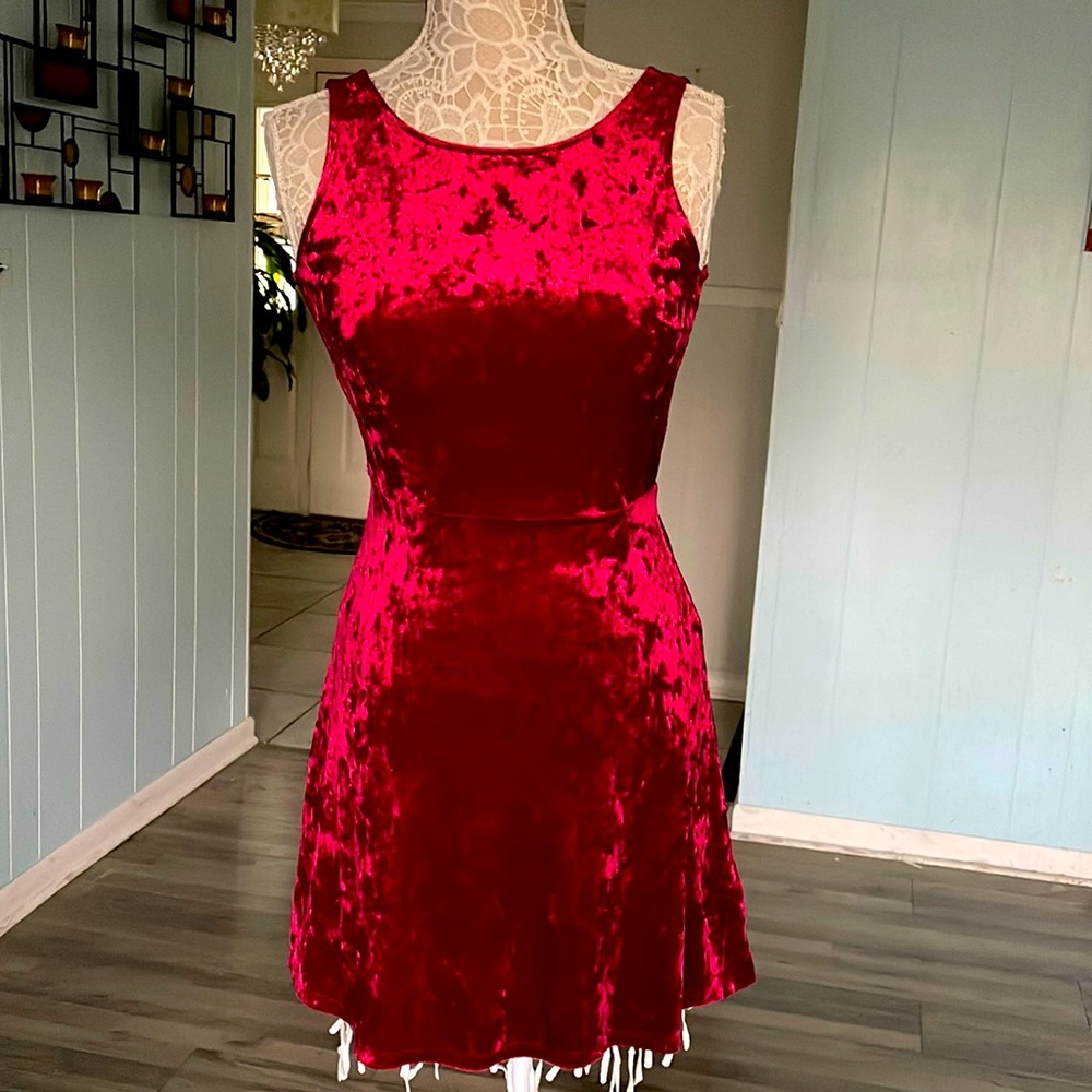 NWT H&M red velvet stretchy mini shift dress